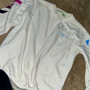 Men’s off-white crewneck